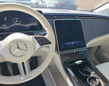 Серый Мерседес Е-Класс, объемом двигателя 0 л и пробегом 83 тыс. км за 30000 $, фото 9 на Automoto.ua