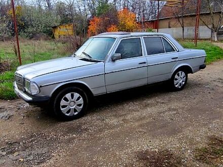 Серый Мерседес Е-Класс, объемом двигателя 2.5 л и пробегом 0 тыс. км за 1250 $, фото 1 на Automoto.ua