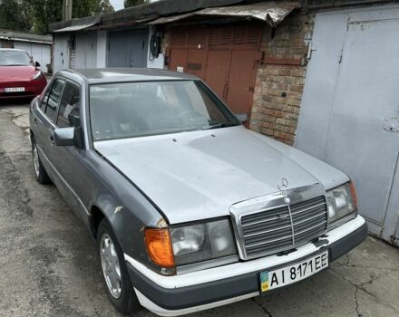 Серый Мерседес Е-Класс, объемом двигателя 2 л и пробегом 212 тыс. км за 1500 $, фото 1 на Automoto.ua