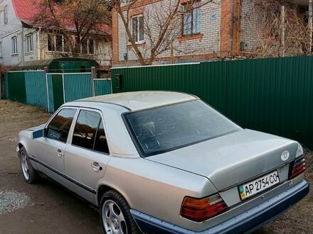Мерседес Е-Класс 1985 в Киеве на Automoto.ua Серый Мерседес Е-Класс, объемом двигателя 2.6 л и пробегом 300 тыс. км за 2000 $, фото 1 на Automoto.ua