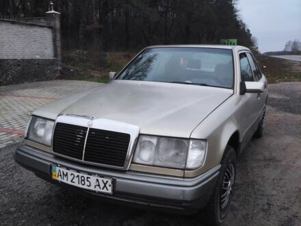 Серый Мерседес Е-Класс, объемом двигателя 2.3 л и пробегом 300 тыс. км за 1300 $, фото 1 на Automoto.ua