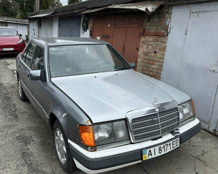 Серый Мерседес Е-Класс, объемом двигателя 2 л и пробегом 212 тыс. км за 1500 $, фото 1 на Automoto.ua