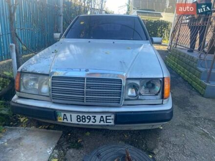 Серый Мерседес Е-Класс, объемом двигателя 2.3 л и пробегом 100 тыс. км за 1200 $, фото 1 на Automoto.ua