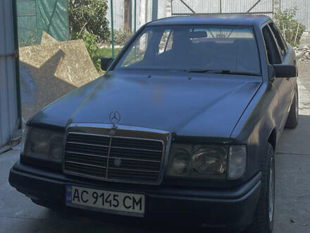 Сірий Мерседес Е-Клас, об'ємом двигуна 2.6 л та пробігом 640 тис. км за 2000 $, фото 1 на Automoto.ua