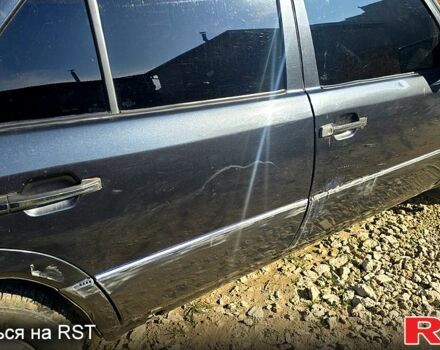 Серый Мерседес Е-Класс, объемом двигателя 2 л и пробегом 500 тыс. км за 1700 $, фото 1 на Automoto.ua