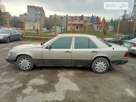 Мерседес Е-Клас 1987 у Івано-Франківську на Automoto.ua Сірий Мерседес Е-Клас, об'ємом двигуна 2 л та пробігом 600 тис. км за 2000 $, фото 1 на Automoto.ua