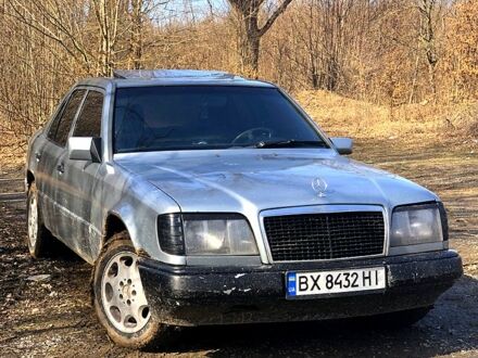 Мерседес Е-Клас 1987 у Деражне на Automoto.ua Сірий Мерседес Е-Клас, об'ємом двигуна 2.6 л та пробігом 348 тис. км за 1700 $, фото 1 на Automoto.ua