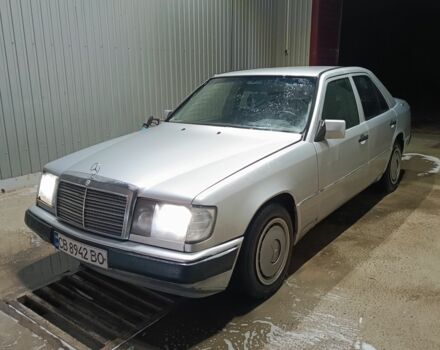 Серый Мерседес Е-Класс, объемом двигателя 2.3 л и пробегом 339 тыс. км за 2000 $, фото 1 на Automoto.ua