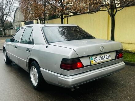 Сірий Мерседес Е-Клас, об'ємом двигуна 2.6 л та пробігом 280 тис. км за 1450 $, фото 1 на Automoto.ua