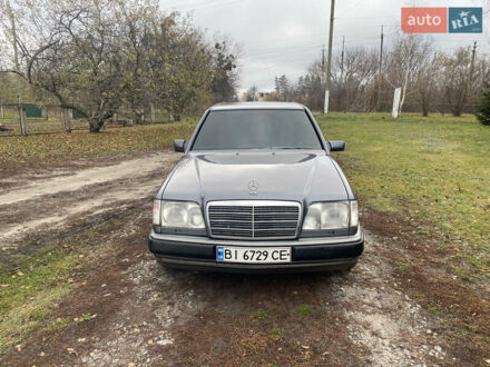 Сірий Мерседес Е-Клас, об'ємом двигуна 3 л та пробігом 407 тис. км за 4000 $, фото 1 на Automoto.ua