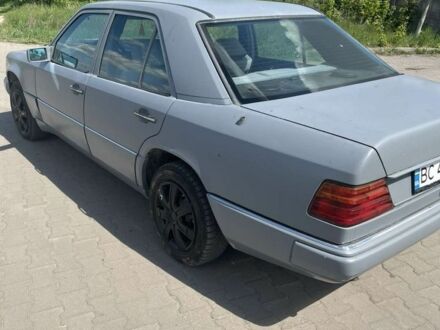 Мерседес Е-Класс 1988 в Львове на Automoto.ua Серый Мерседес Е-Класс, объемом двигателя 2.3 л и пробегом 333 тыс. км за 1550 $, фото 1 на Automoto.ua