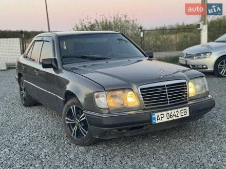 Мерседес Е-Класс 1988 в Дрогобыче на Automoto.ua Серый Мерседес Е-Класс, объемом двигателя 2.3 л и пробегом 345 тыс. км за 1850 $, фото 1 на Automoto.ua