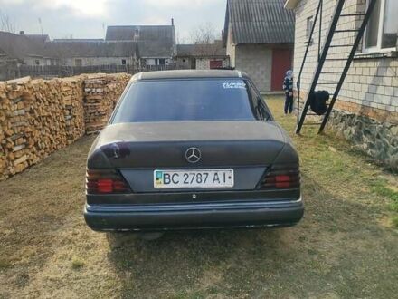 Мерседес Е-Класс 1989 в Маневичах на Automoto.ua Серый Мерседес Е-Класс, объемом двигателя 2.5 л и пробегом 650 тыс. км за 1800 $, фото 1 на Automoto.ua