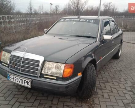 Серый Мерседес Е-Класс, объемом двигателя 2.3 л и пробегом 400 тыс. км за 3000 $, фото 1 на Automoto.ua