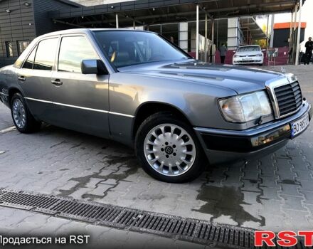 Сірий Мерседес Е-Клас, об'ємом двигуна 2 л та пробігом 260 тис. км за 3700 $, фото 1 на Automoto.ua