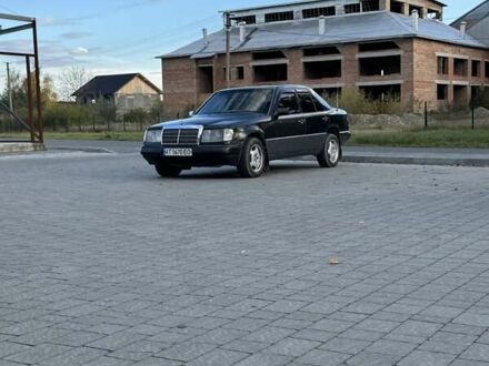 Мерседес Е-Класс 1990 в Косове на Automoto.ua Серый Мерседес Е-Класс, объемом двигателя 2.3 л и пробегом 300 тыс. км за 1450 $, фото 1 на Automoto.ua