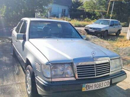 Сірий Мерседес Е-Клас, об'ємом двигуна 3 л та пробігом 350 тис. км за 2200 $, фото 1 на Automoto.ua