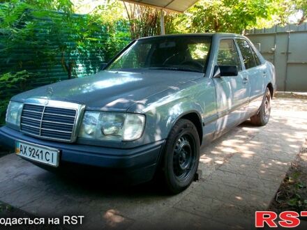 Мерседес Е-Класс 1990 в Харькове на Automoto.ua Серый Мерседес Е-Класс, объемом двигателя 2.3 л и пробегом 0 тыс. км за 1700 $, фото 1 на Automoto.ua