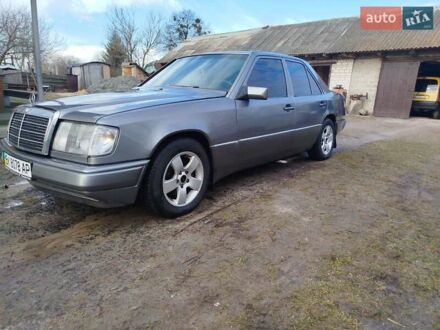 Мерседес Е-Класс 1990 в Ровно на Automoto.ua Серый Мерседес Е-Класс, объемом двигателя 2.6 л и пробегом 479 тыс. км за 3050 $, фото 1 на Automoto.ua