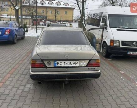 Сірий Мерседес Е-Клас, об'ємом двигуна 2 л та пробігом 430 тис. км за 1500 $, фото 1 на Automoto.ua