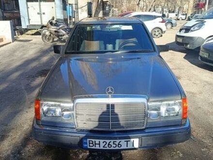 Сірий Мерседес Е-Клас, об'ємом двигуна 2 л та пробігом 380 тис. км за 3000 $, фото 1 на Automoto.ua