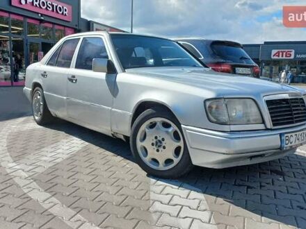 Мерседес Е-Клас 1990 у Жидачів на Automoto.ua Сірий Мерседес Е-Клас, об'ємом двигуна 2 л та пробігом 365 тис. км за 2300 $, фото 1 на Automoto.ua