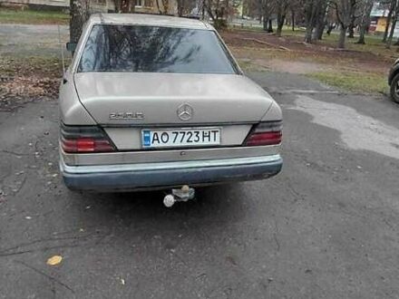 Серый Мерседес Е-Класс, объемом двигателя 2.5 л и пробегом 443 тыс. км за 2000 $, фото 1 на Automoto.ua