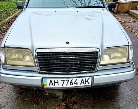 Серый Мерседес Е-Класс, объемом двигателя 3 л и пробегом 379 тыс. км за 1500 $, фото 1 на Automoto.ua