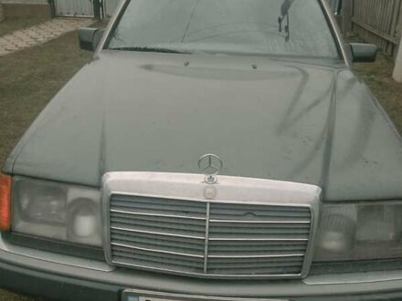 Серый Мерседес Е-Класс, объемом двигателя 2 л и пробегом 600 тыс. км за 1700 $, фото 1 на Automoto.ua