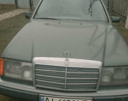 Сірий Мерседес Е-Клас, об'ємом двигуна 2 л та пробігом 600 тис. км за 1700 $, фото 1 на Automoto.ua