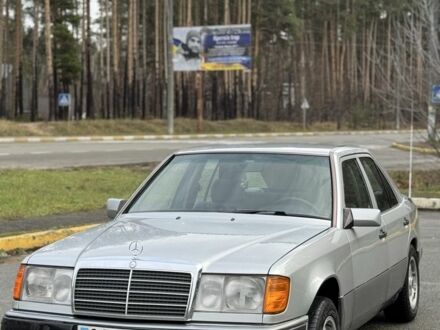 Серый Мерседес Е-Класс, объемом двигателя 2.3 л и пробегом 163 тыс. км за 8000 $, фото 1 на Automoto.ua