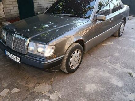 Мерседес Е-Класс 1991 в Днепре (Днепропетровске) на Automoto.ua Серый Мерседес Е-Класс, объемом двигателя 2.3 л и пробегом 299 тыс. км за 3000 $, фото 1 на Automoto.ua