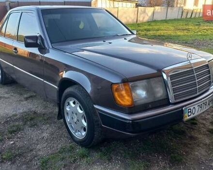 Серый Мерседес Е-Класс, объемом двигателя 2.3 л и пробегом 400 тыс. км за 2500 $, фото 1 на Automoto.ua