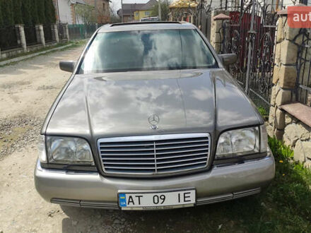 Мерседес Е-Класс 1992 в Надворной на Automoto.ua Серый Мерседес Е-Класс, объемом двигателя 4.2 л и пробегом 238 тыс. км за 6850 $, фото 1 на Automoto.ua