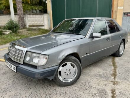 Мерседес Е-Класс 1992 в Новояворовск на Automoto.ua Серый Мерседес Е-Класс, объемом двигателя 2.5 л и пробегом 394 тыс. км за 1450 $, фото 1 на Automoto.ua
