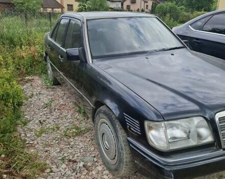 Сірий Мерседес Е-Клас, об'ємом двигуна 3 л та пробігом 700 тис. км за 1900 $, фото 1 на Automoto.ua