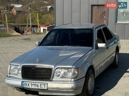 Сірий Мерседес Е-Клас, об'ємом двигуна 2 л та пробігом 354 тис. км за 2500 $, фото 1 на Automoto.ua