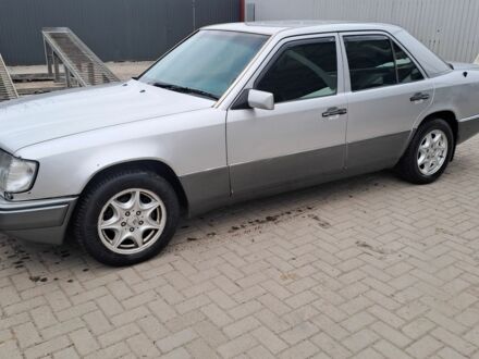 Серый Мерседес Е-Класс, объемом двигателя 2.2 л и пробегом 340 тыс. км за 2031 $, фото 1 на Automoto.ua