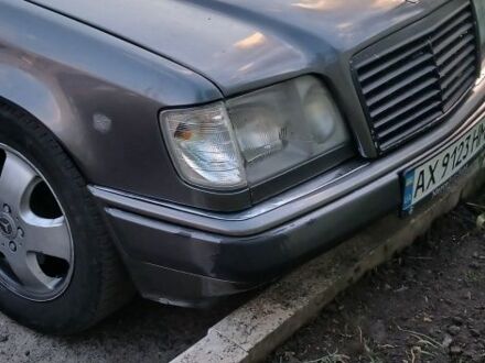 Мерседес Е-Класс 1994 в Харькове на Automoto.ua Серый Мерседес Е-Класс, объемом двигателя 2.8 л и пробегом 374 тыс. км за 2000 $, фото 1 на Automoto.ua