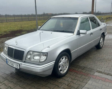 Сірий Мерседес Е-Клас, об'ємом двигуна 2.5 л та пробігом 450 тис. км за 3200 $, фото 1 на Automoto.ua