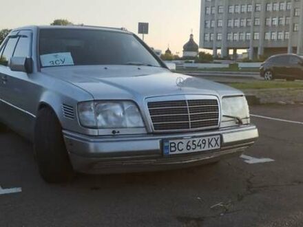 Серый Мерседес Е-Класс, объемом двигателя 2.5 л и пробегом 579 тыс. км за 3900 $, фото 1 на Automoto.ua