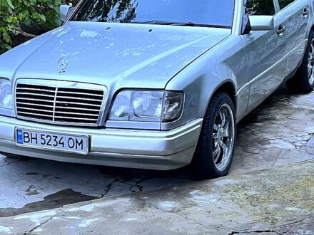 Мерседес Е-Клас 1994 у Одесі на Automoto.ua Сірий Мерседес Е-Клас, об'ємом двигуна 2.8 л та пробігом 288 тис. км за 3800 $, фото 1 на Automoto.ua