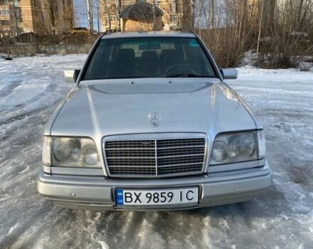 Серый Мерседес Е-Класс, объемом двигателя 3 л и пробегом 500 тыс. км за 4100 $, фото 1 на Automoto.ua