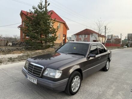 Сірий Мерседес Е-Клас, об'ємом двигуна 2.5 л та пробігом 309 тис. км за 2650 $, фото 1 на Automoto.ua