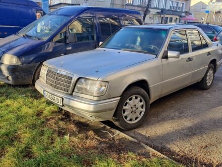 Сірий Мерседес Е-Клас, об'ємом двигуна 2.2 л та пробігом 300 тис. км за 2600 $, фото 1 на Automoto.ua