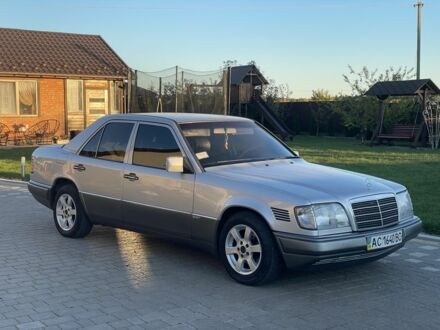Мерседес Е-Класс 1995 в Ковель на Automoto.ua Серый Мерседес Е-Класс, объемом двигателя 2.5 л и пробегом 465 тыс. км за 3500 $, фото 1 на Automoto.ua