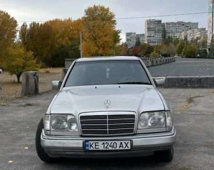 Сірий Мерседес Е-Клас, об'ємом двигуна 2.2 л та пробігом 456 тис. км за 3000 $, фото 1 на Automoto.ua