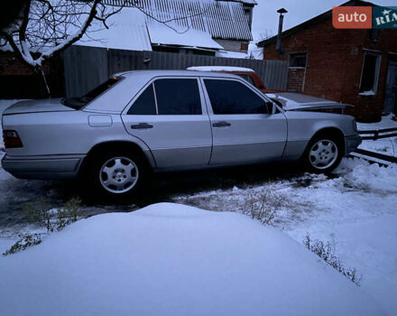 Серый Мерседес Е-Класс, объемом двигателя 2 л и пробегом 470 тыс. км за 1500 $, фото 1 на Automoto.ua