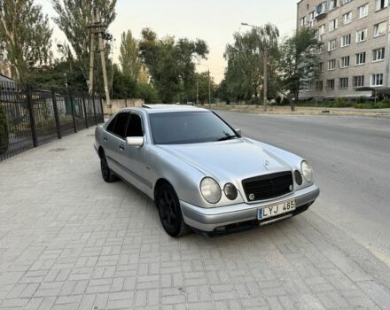 Сірий Мерседес Е-Клас, об'ємом двигуна 0 л та пробігом 229 тис. км за 1800 $, фото 1 на Automoto.ua