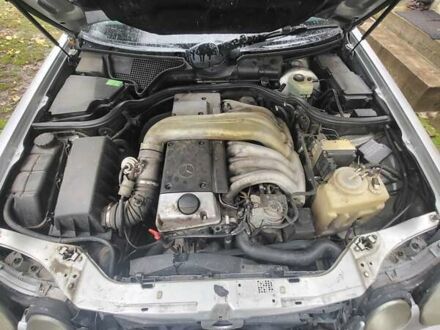 Сірий Мерседес Е-Клас, об'ємом двигуна 3 л та пробігом 413 тис. км за 2500 $, фото 1 на Automoto.ua